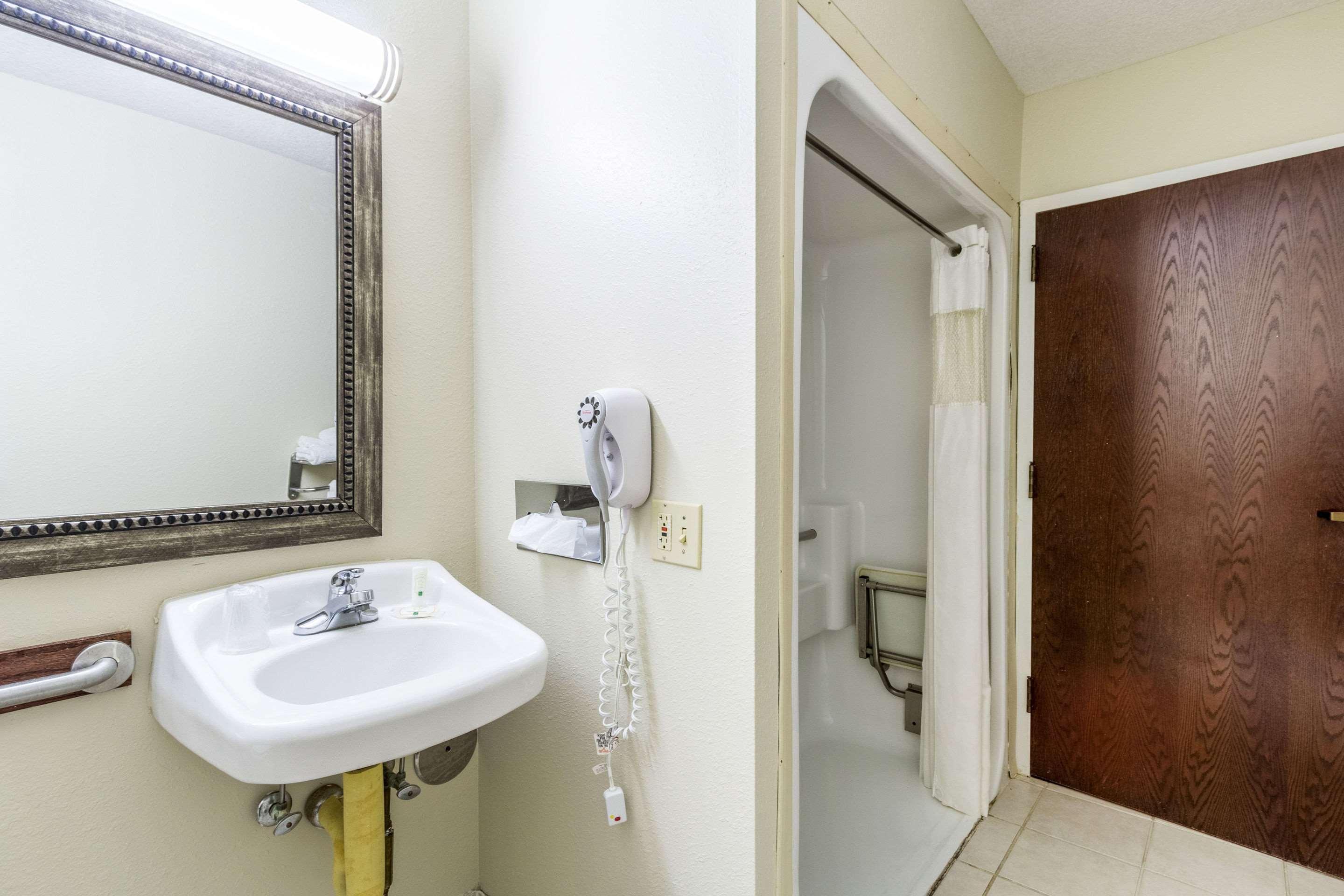 Quality Inn & Suites North Lima - Boardman Экстерьер фото