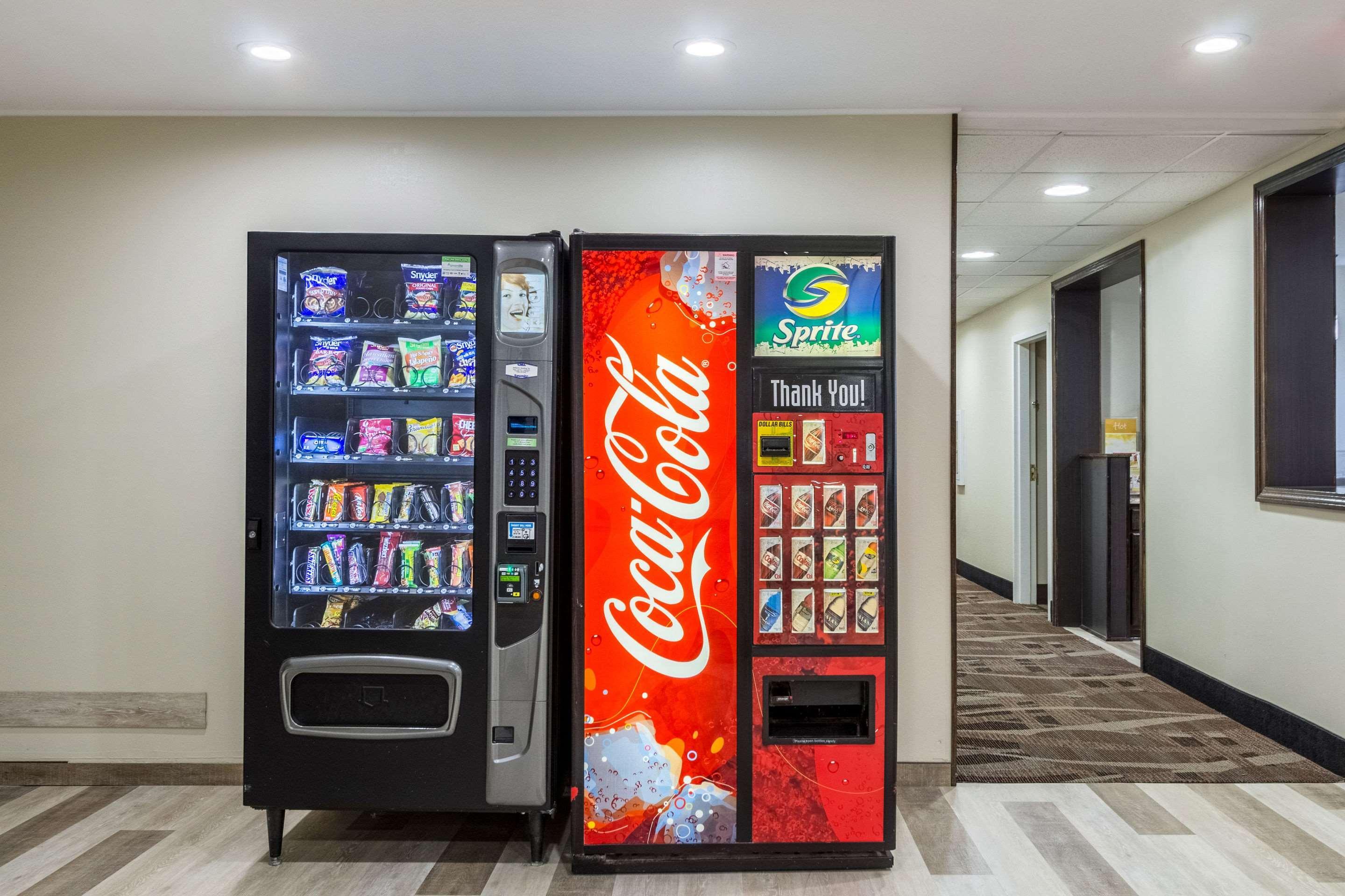 Quality Inn & Suites North Lima - Boardman Экстерьер фото