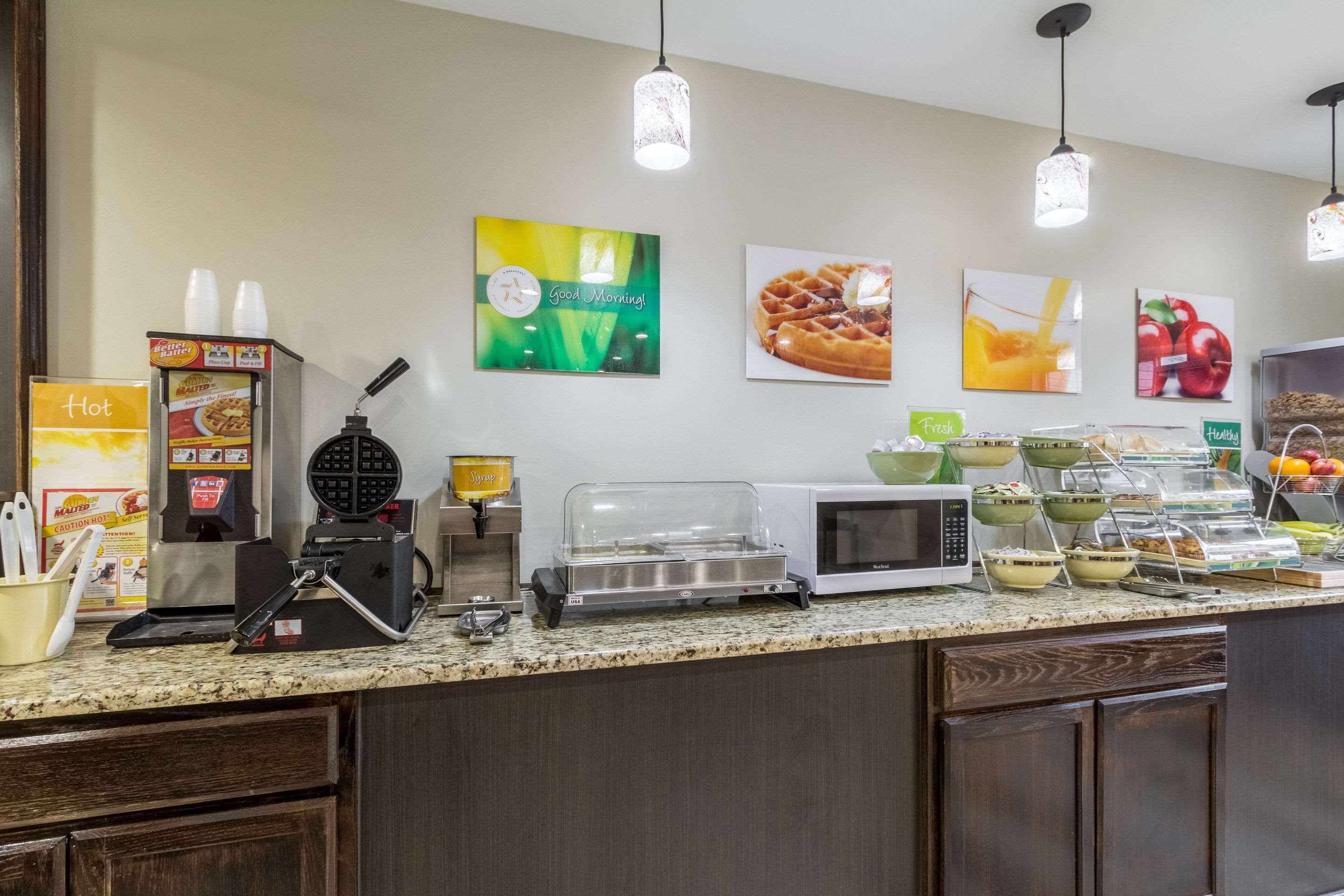Quality Inn & Suites North Lima - Boardman Экстерьер фото