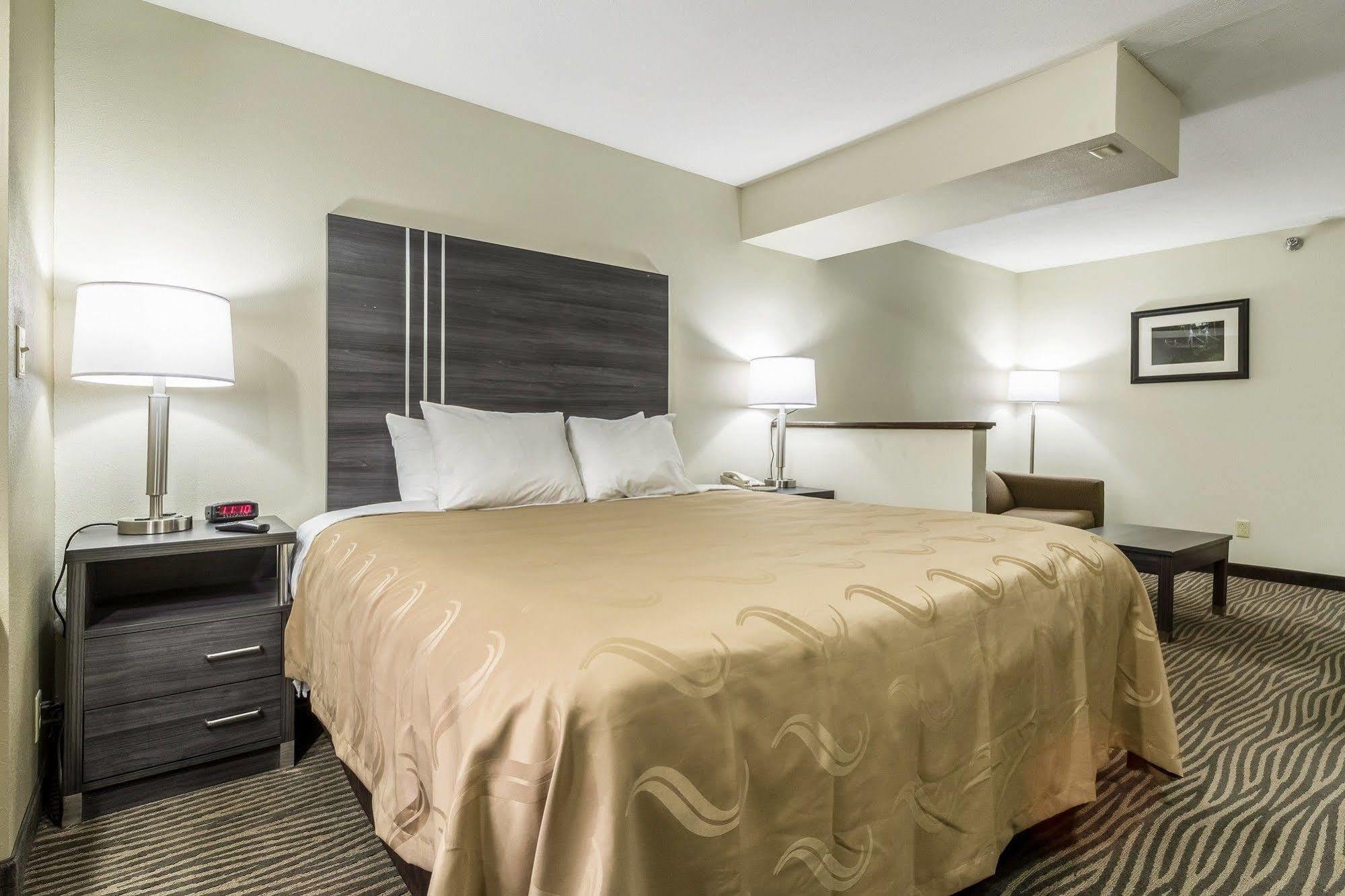 Quality Inn & Suites North Lima - Boardman Экстерьер фото