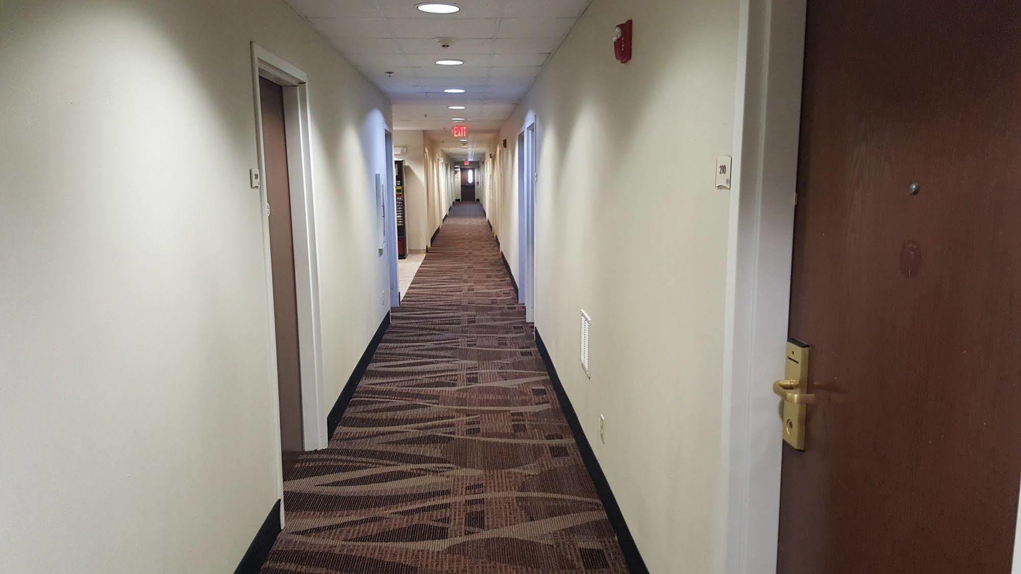 Quality Inn & Suites North Lima - Boardman Экстерьер фото